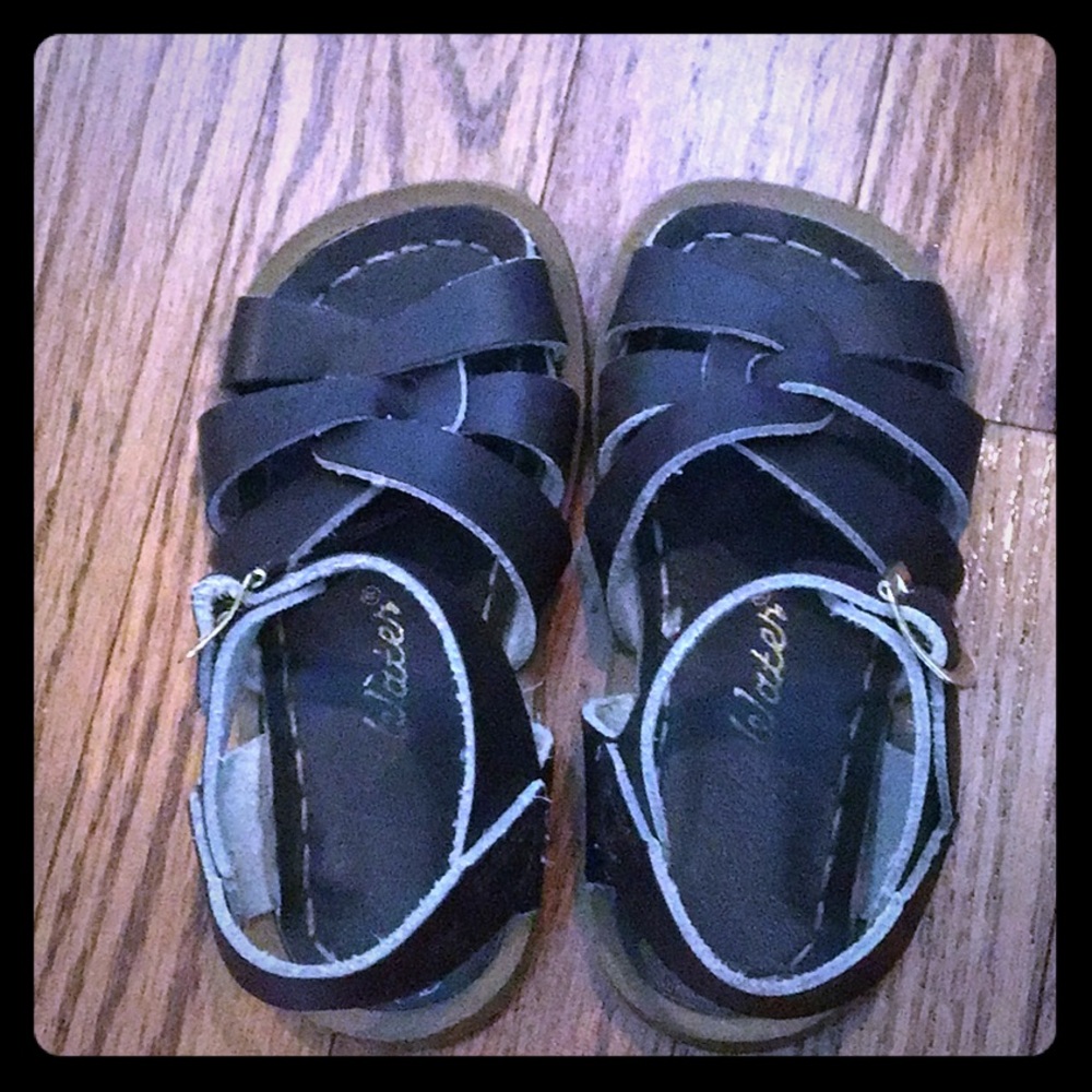Saltwater sandals in dark brown toddler 6